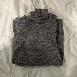 Swiftly Tech Longsleeve Size 6